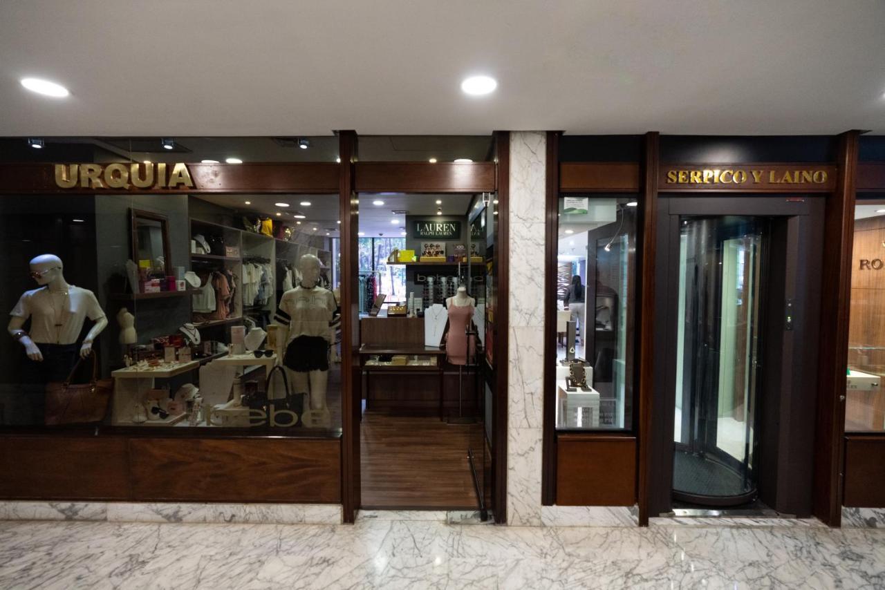 Eurobuilding Hotel & Suites Каракас Екстериор снимка Sergio Blanco store in Madrid