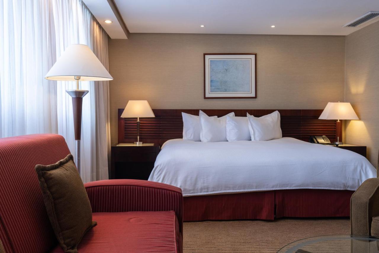 Eurobuilding Hotel & Suites Каракас Екстериор снимка A bedroom at the Four Seasons Hotel