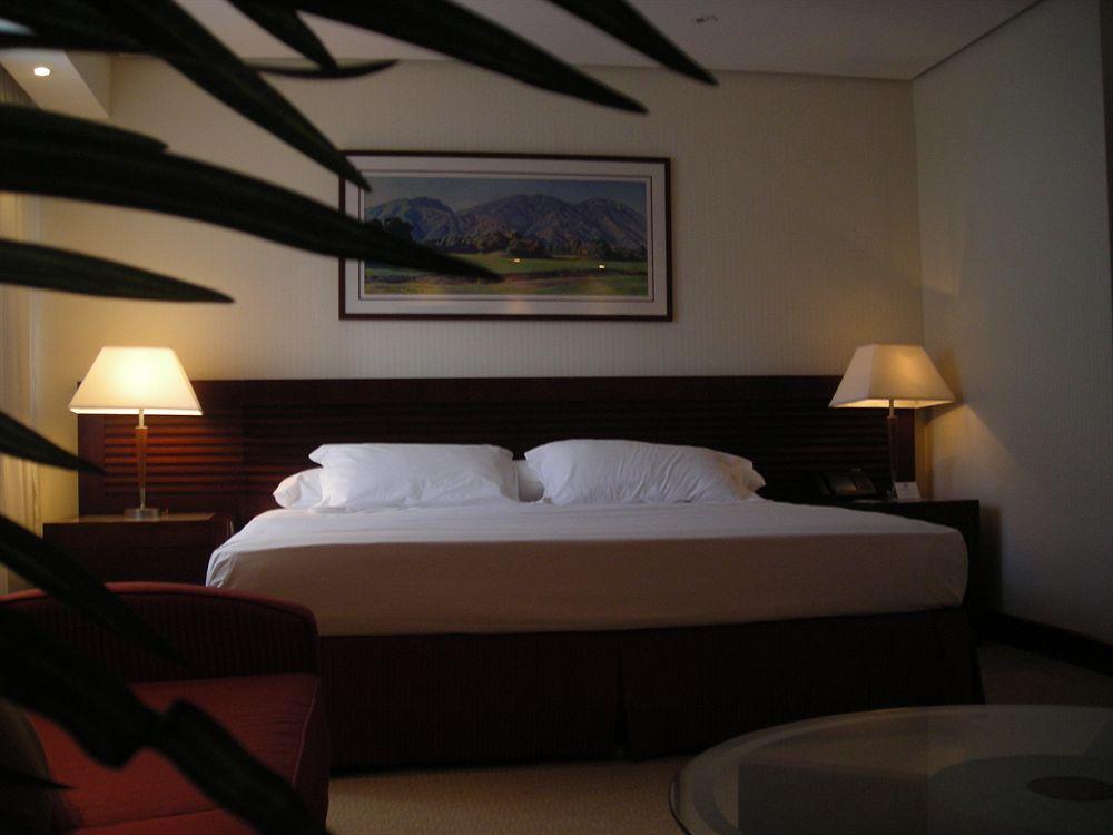 Eurobuilding Hotel & Suites Каракас Екстериор снимка A bedroom at the Taj Bengal