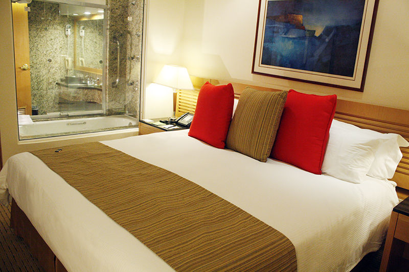 Eurobuilding Hotel & Suites Каракас Екстериор снимка A bedroom at the hotel