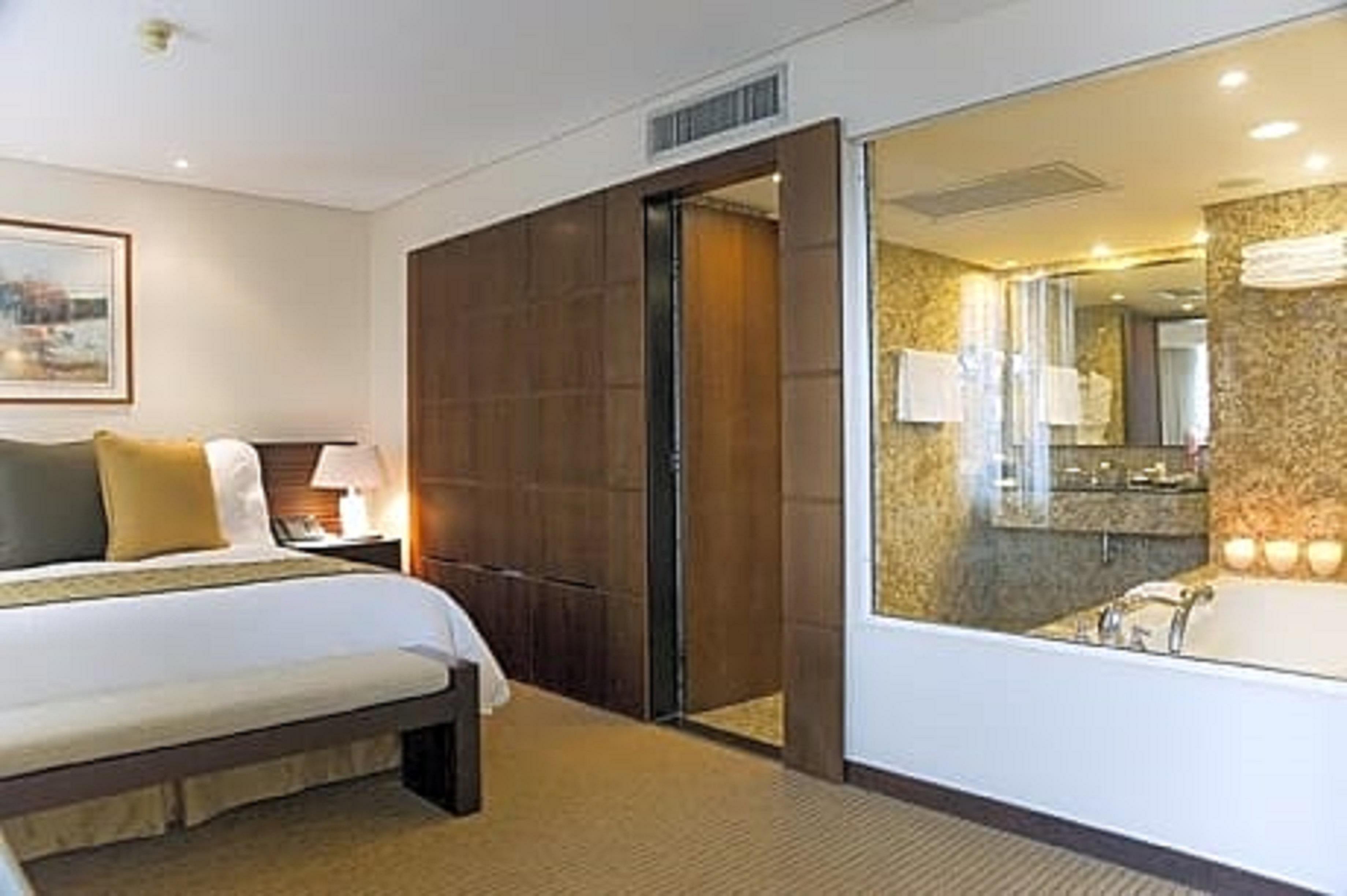 Eurobuilding Hotel & Suites Каракас Екстериор снимка A room at the hotel