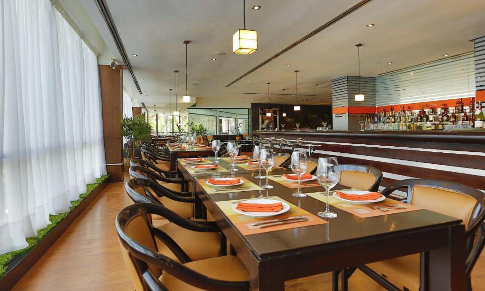 Eurobuilding Hotel & Suites Каракас Екстериор снимка The restaurant