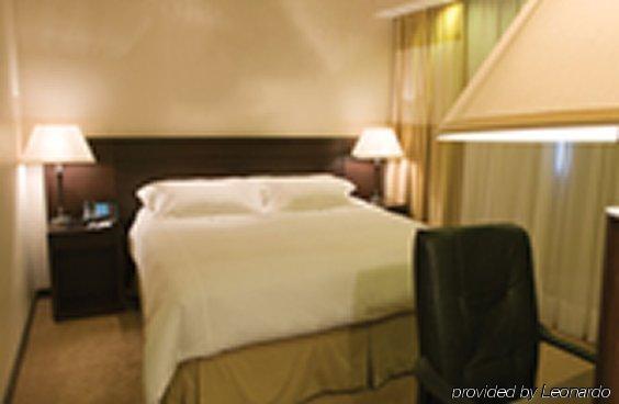 Eurobuilding Hotel & Suites Каракас Стая снимка A room at the hotel
