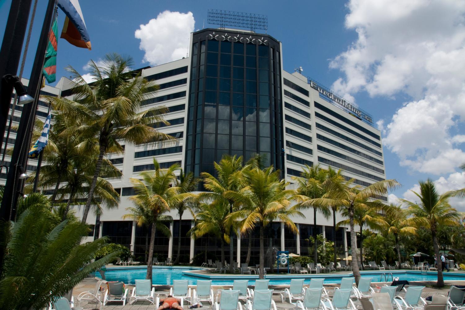 Eurobuilding Hotel & Suites Каракас Екстериор снимка The hotel's main building