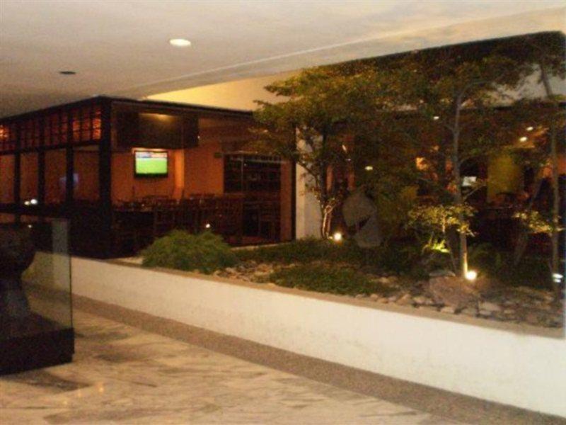 Eurobuilding Hotel & Suites Каракас Екстериор снимка The interior of the hotel