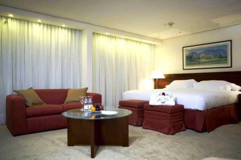 Eurobuilding Hotel & Suites Каракас Екстериор снимка A room at the hotel